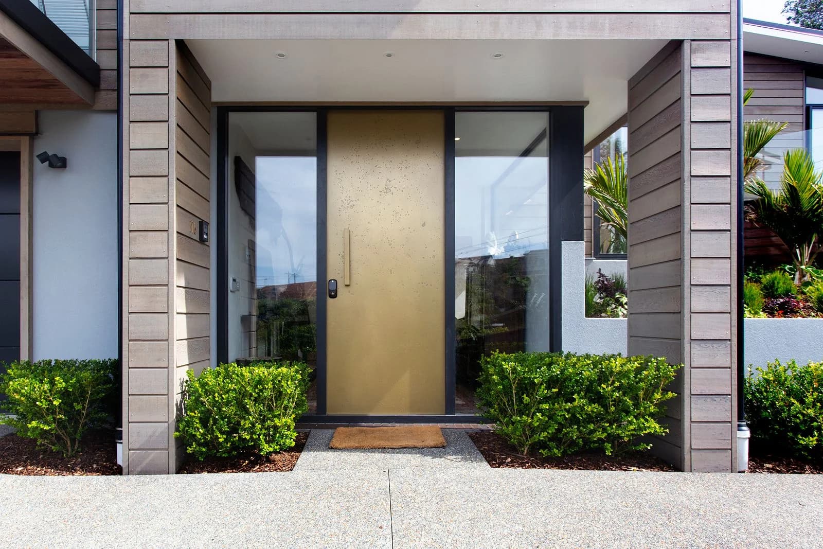 Entrée extérieure d’une maison, inspiration de façade
